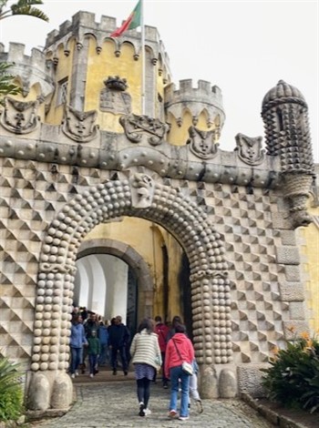 Tour guide Zinaida Batrakova-Excursions in russian in Portugal
