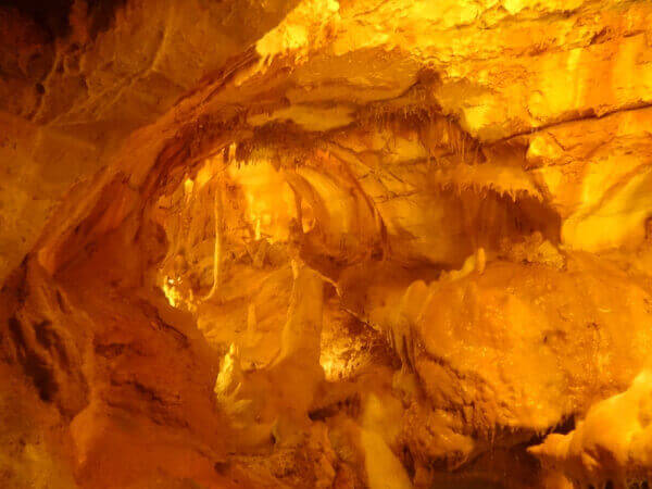 Moeda Caves